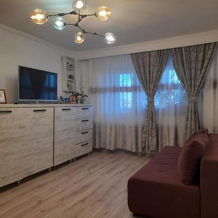 Apartament Питещ Екстериор снимка